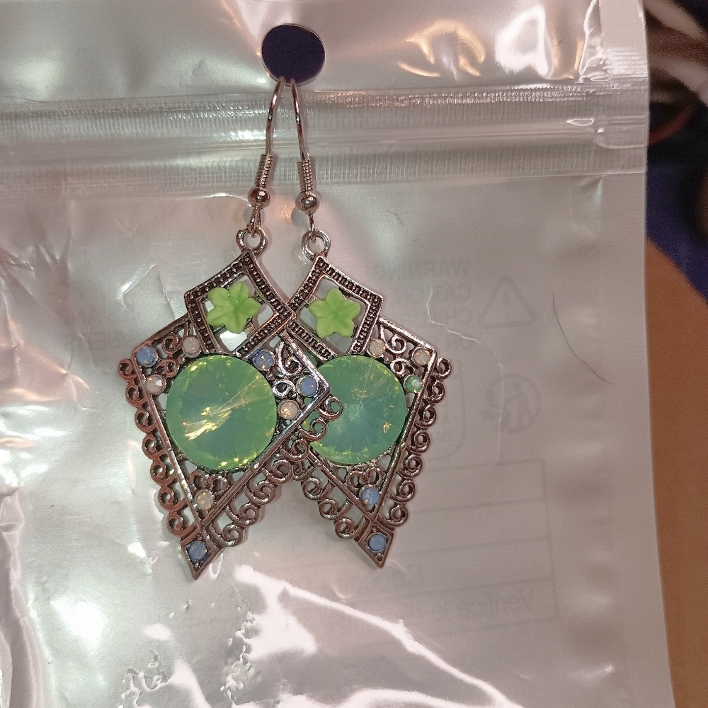 2/$30‎ Or 3/$35 Vintage bohemian drop dangle earrings -(#1,046)